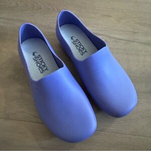 Like New Women’s Purple Nurse Shoes